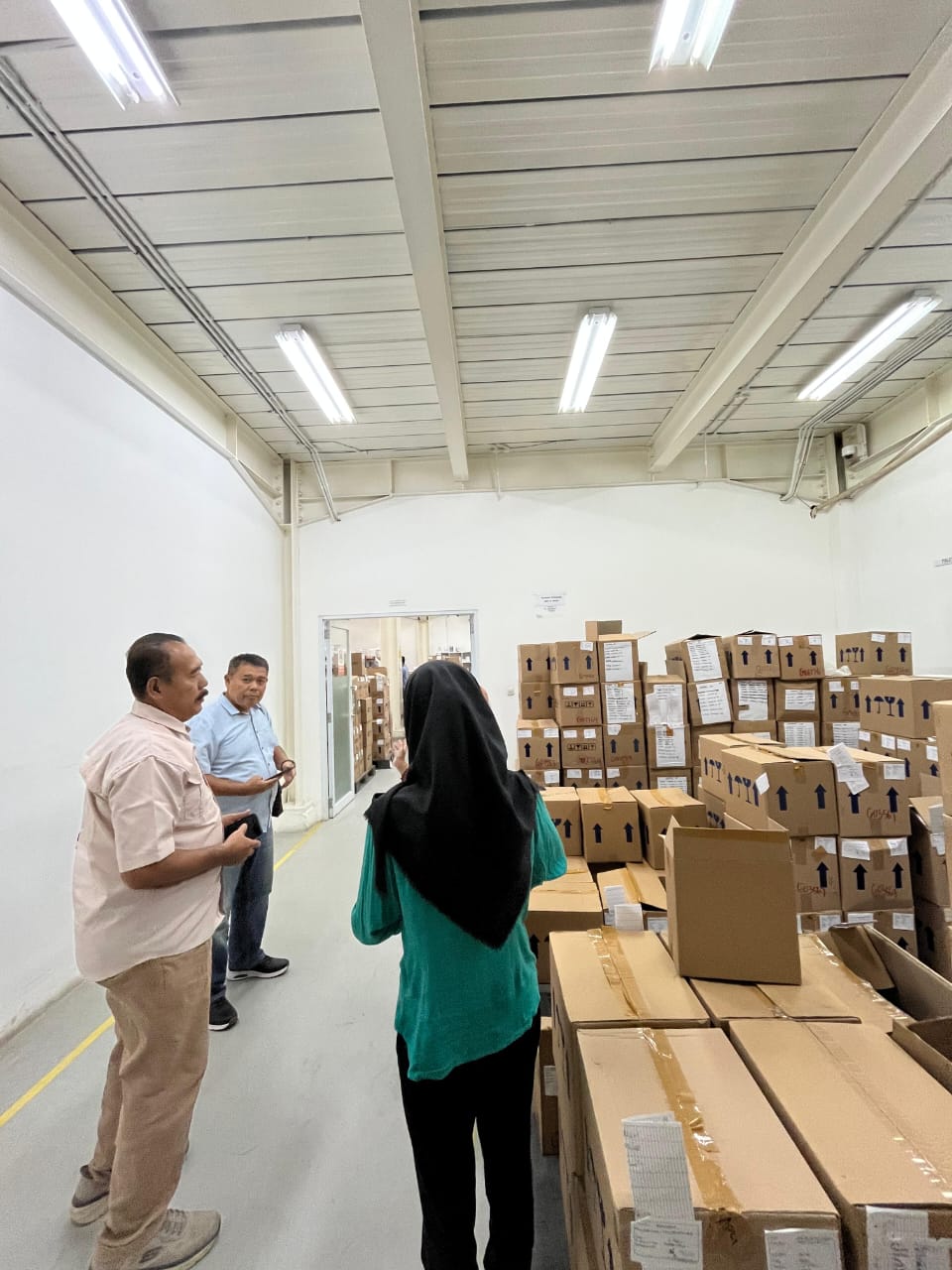 Kunjungan Lapangan ke Area Gudang